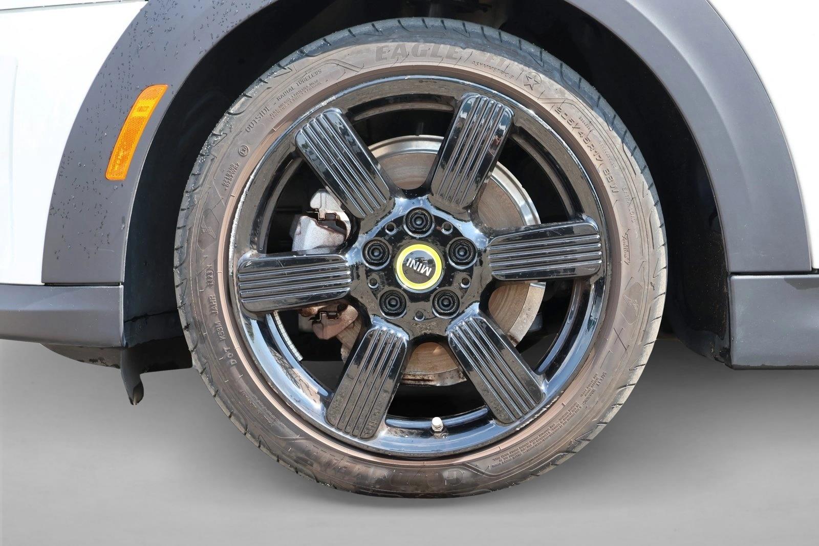 2024 MINI Hardtop 2 Door SE - Photo 9