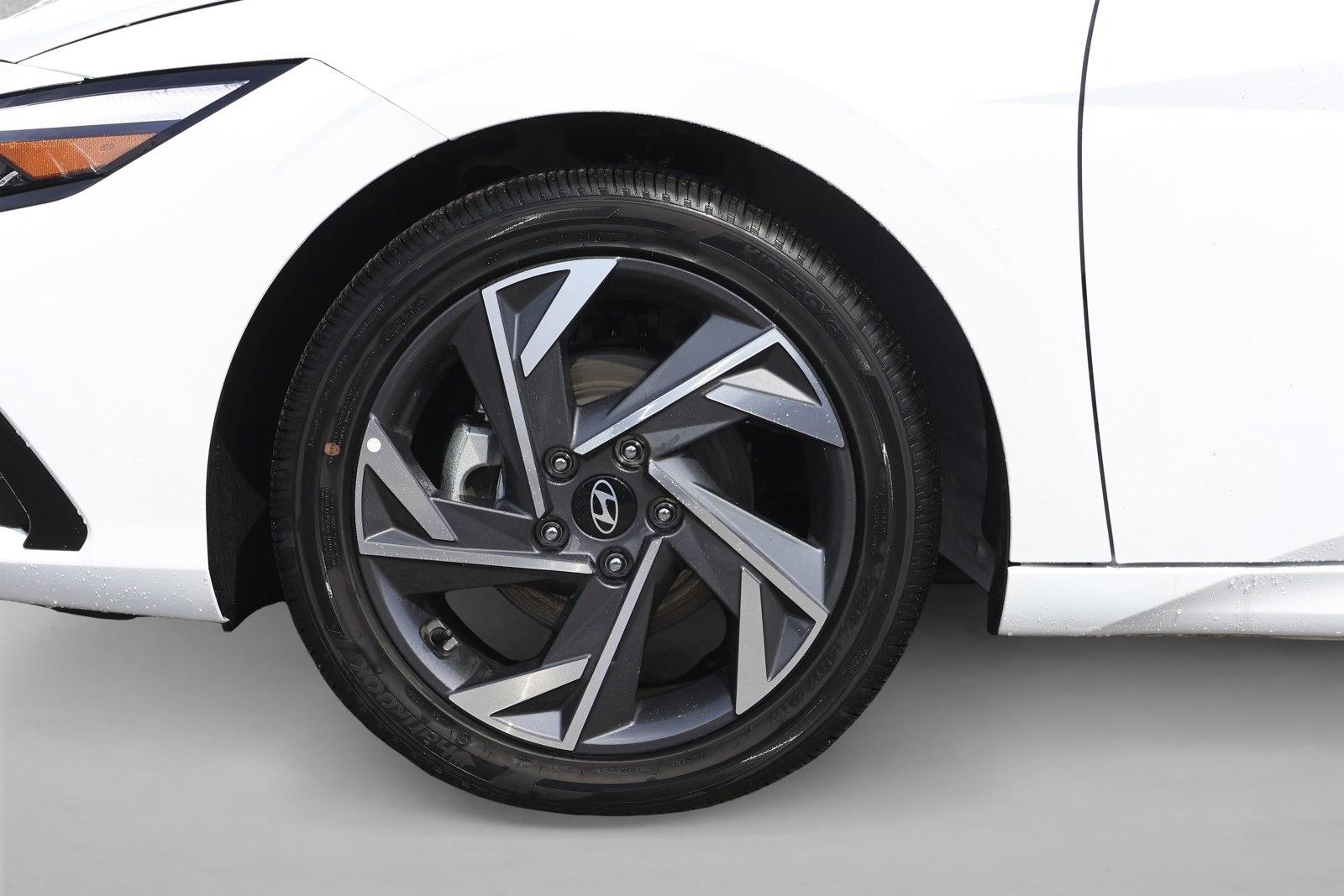 2025 Hyundai Elantra SEL - Photo 9