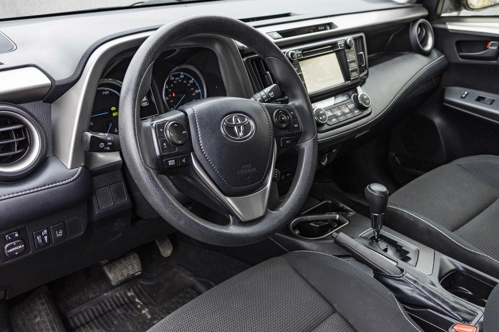2018 TOYOTA RAV4 - Image 10