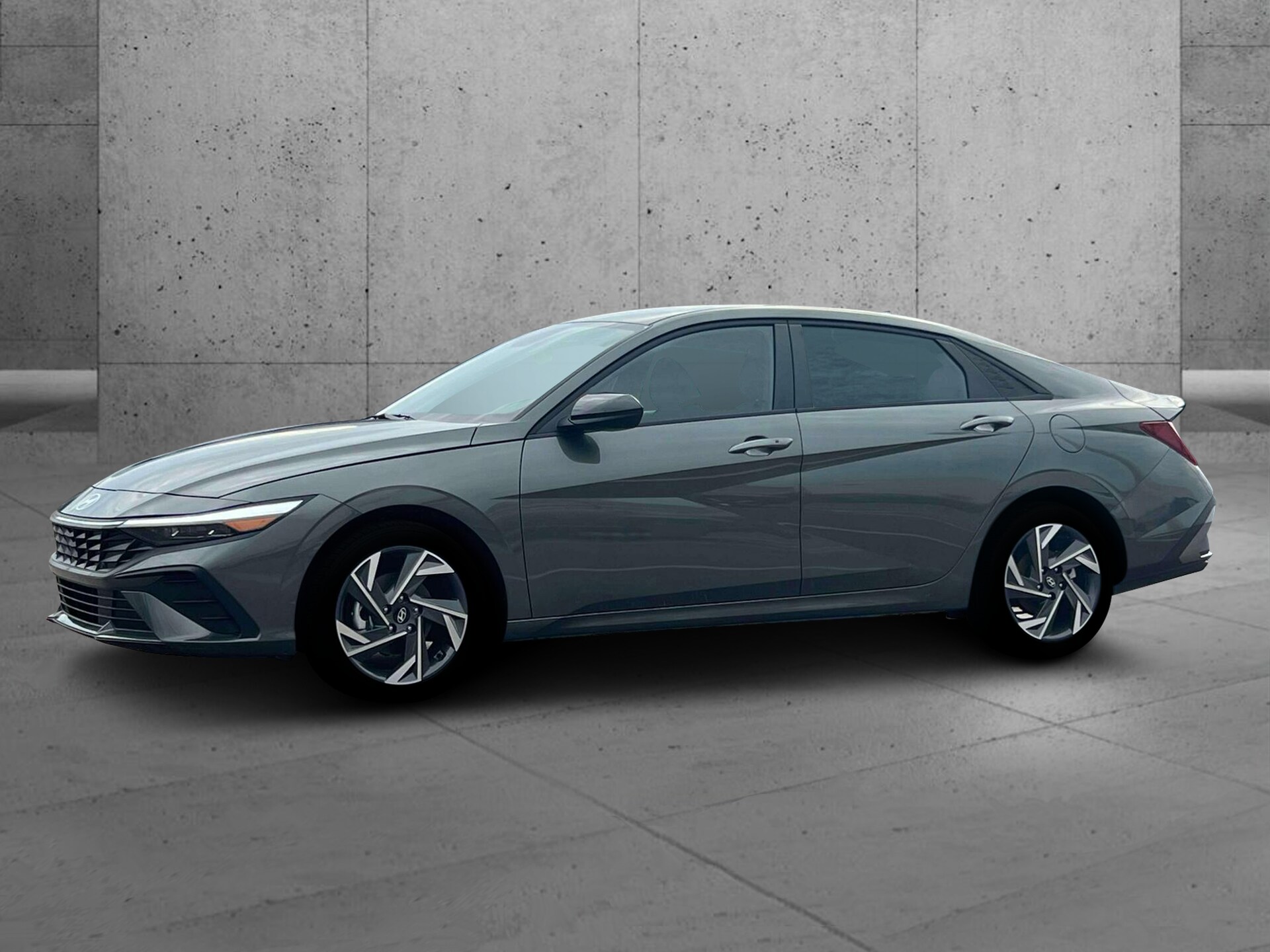 2025 Hyundai Elantra SEL Sport photo 2