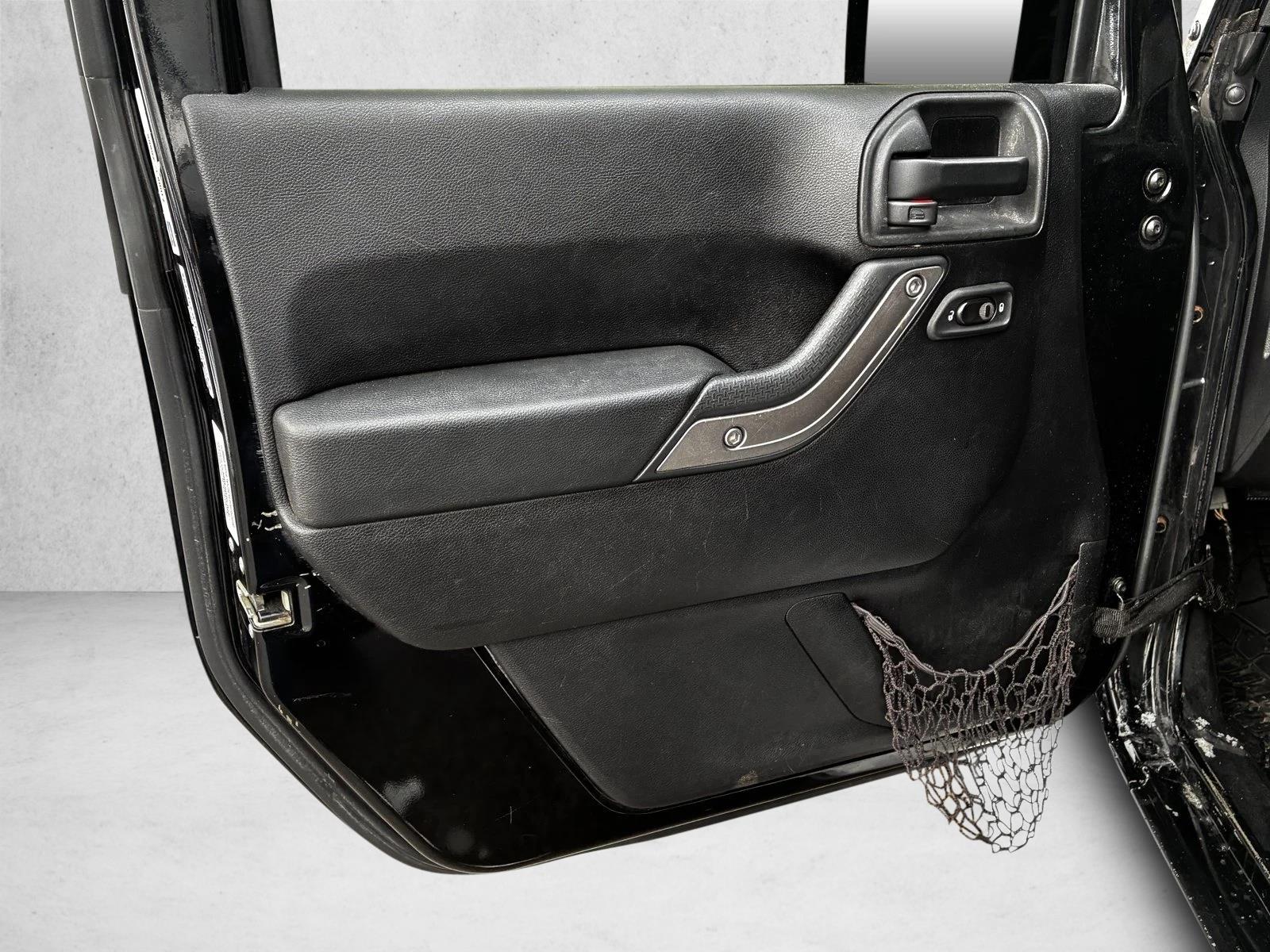 2013 JEEP WRANGLER - Image 12