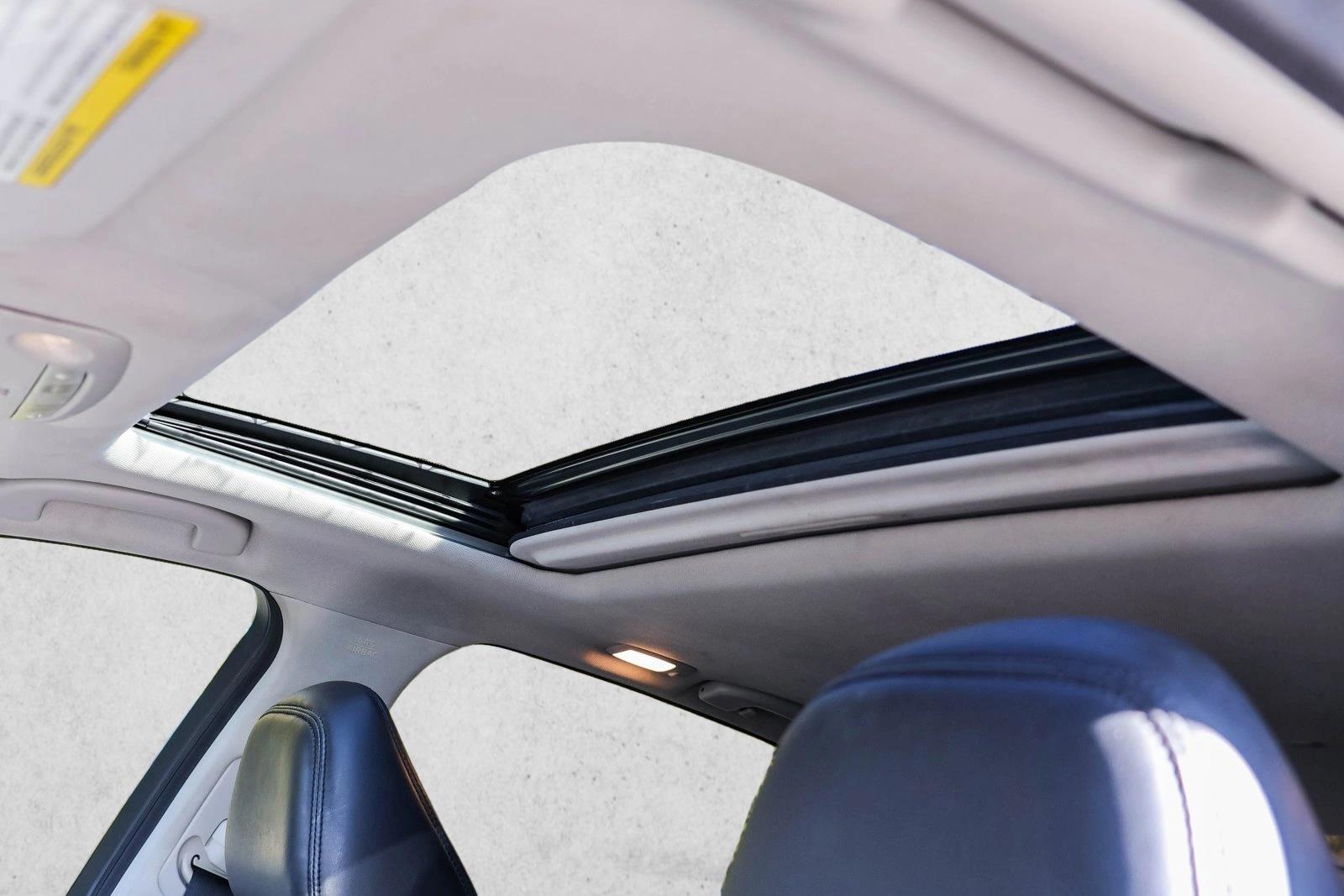 2017 INFINITI Q50 - Image 21