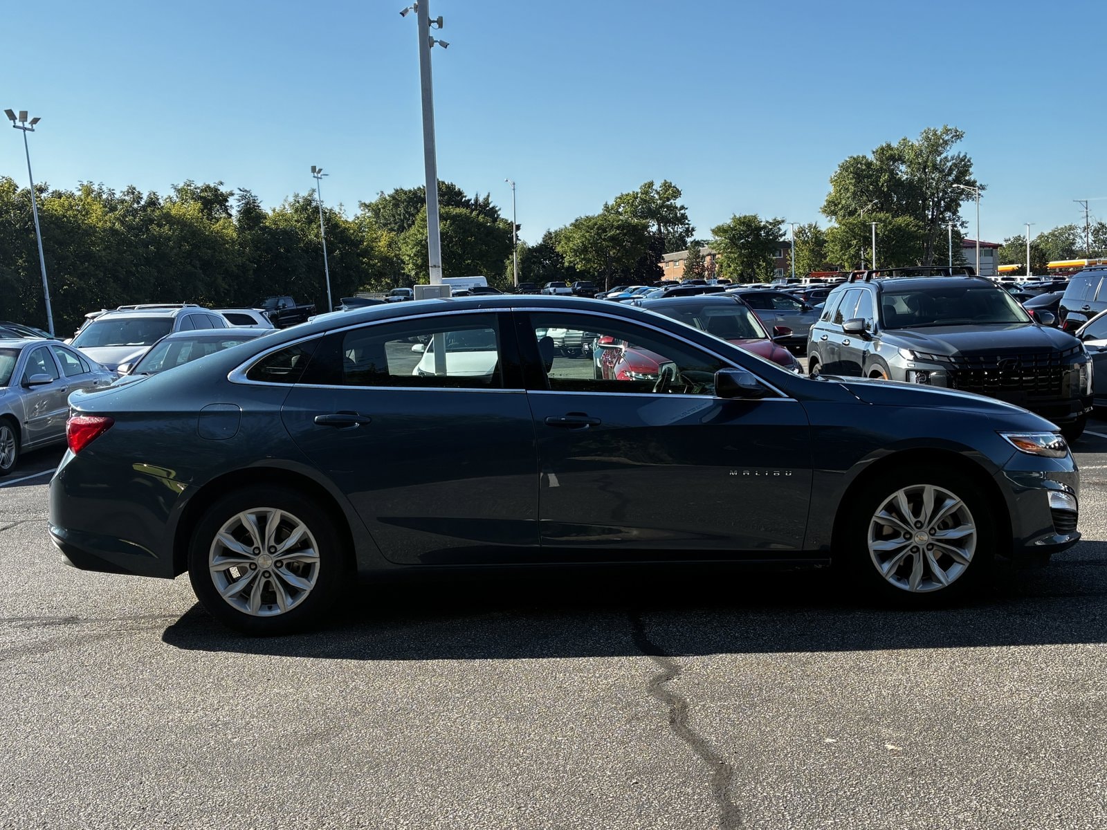 2025 Chevrolet Malibu 1LT photo 4