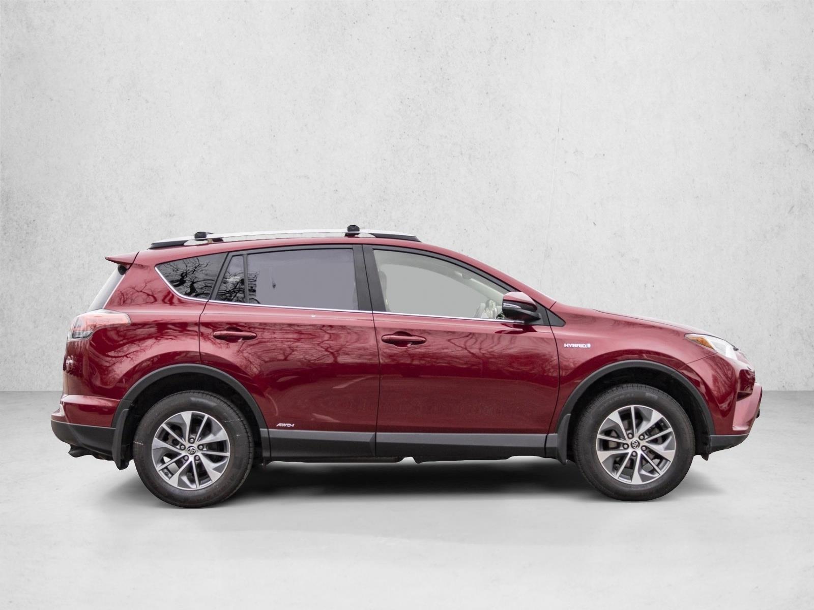 2018 TOYOTA RAV4 - Image 4