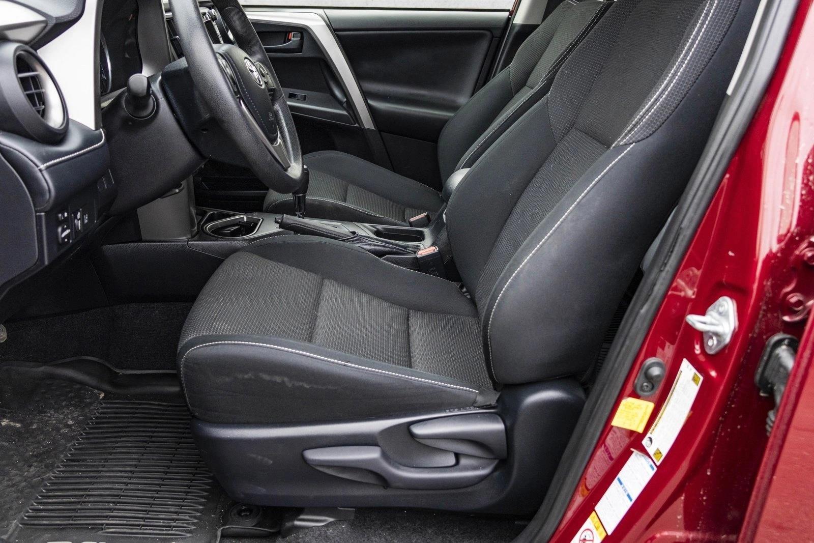 2018 TOYOTA RAV4 - Image 11