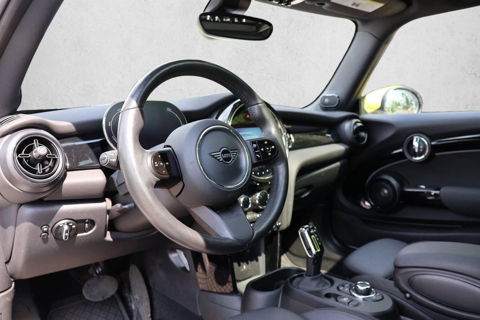 2024 MINI Hardtop 2 Door SE - Photo 12