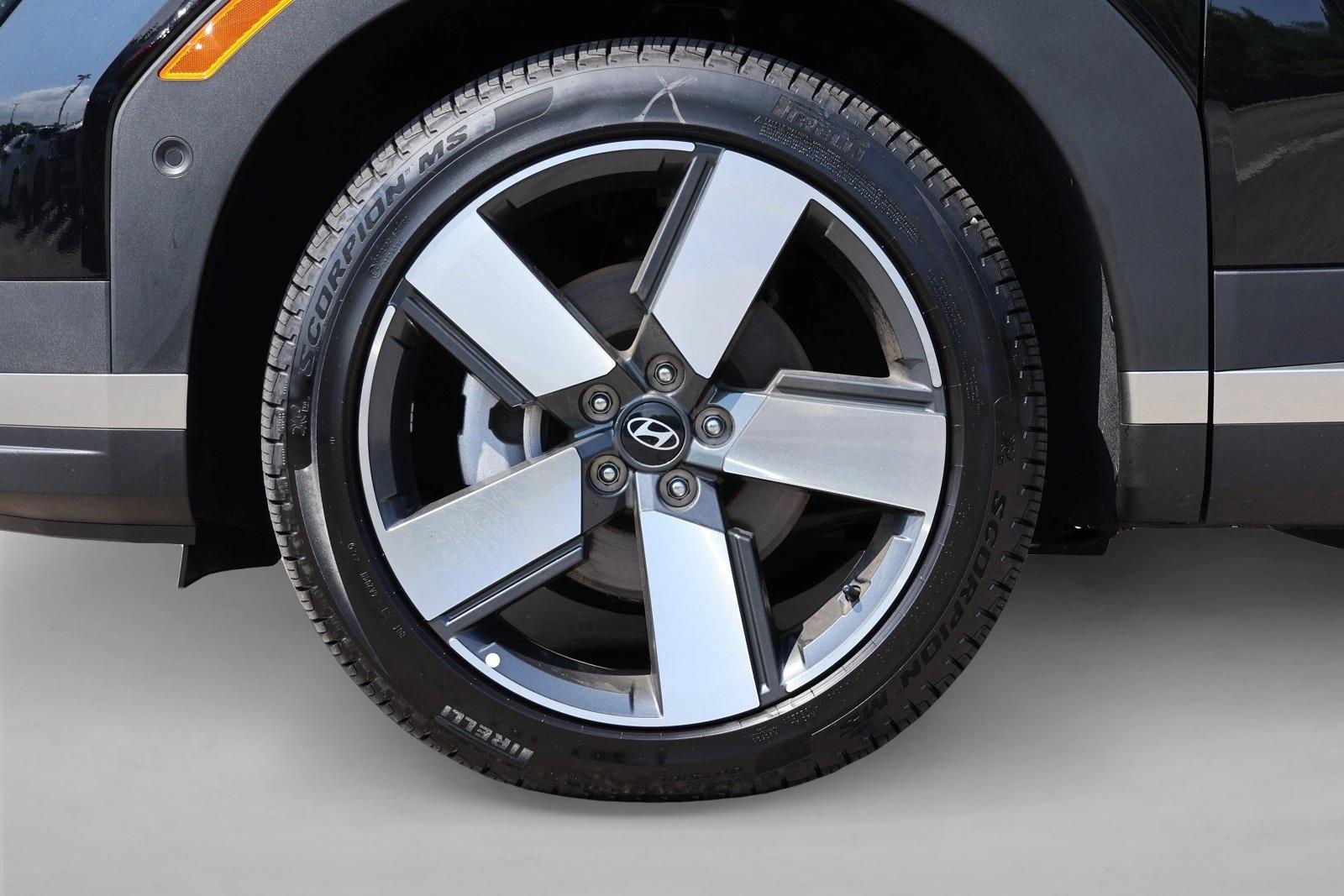 2026 Hyundai Santa Fe Limited - Photo 9
