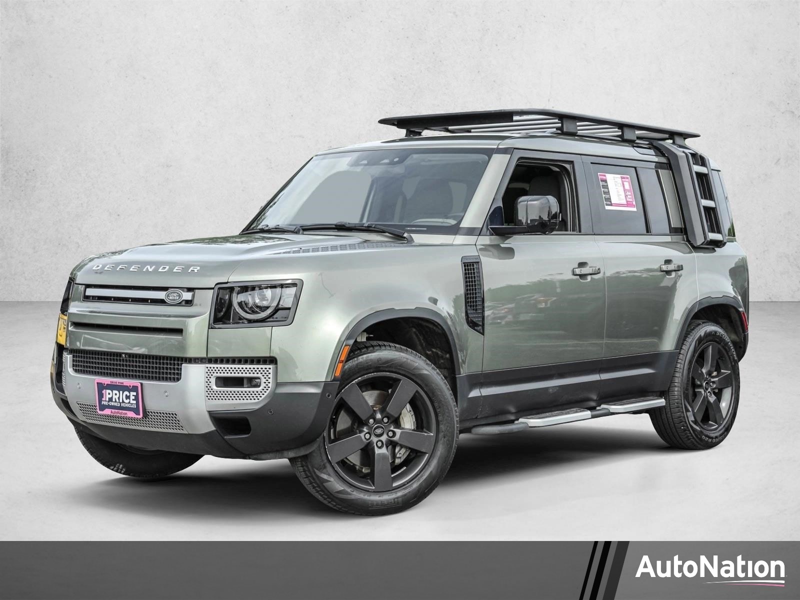 2022 Land Rover Defender SE's photo