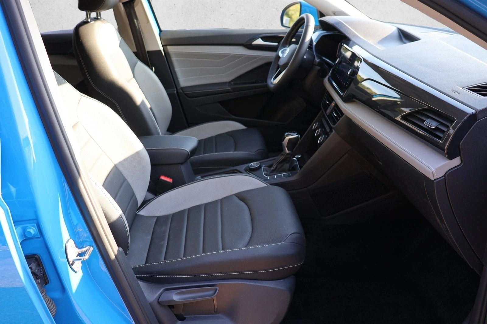 2024 Volkswagen Taos SEL - Photo 29