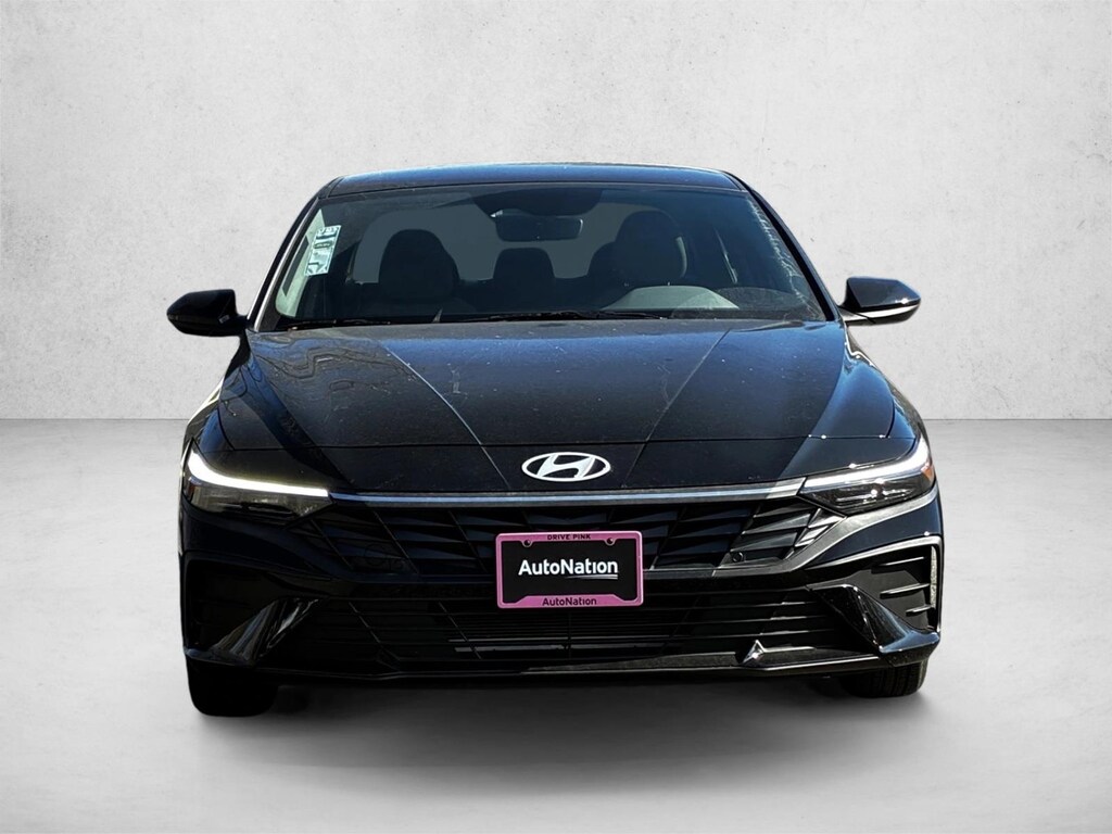 Certified 2025 Hyundai Elantra SE 4dr Car