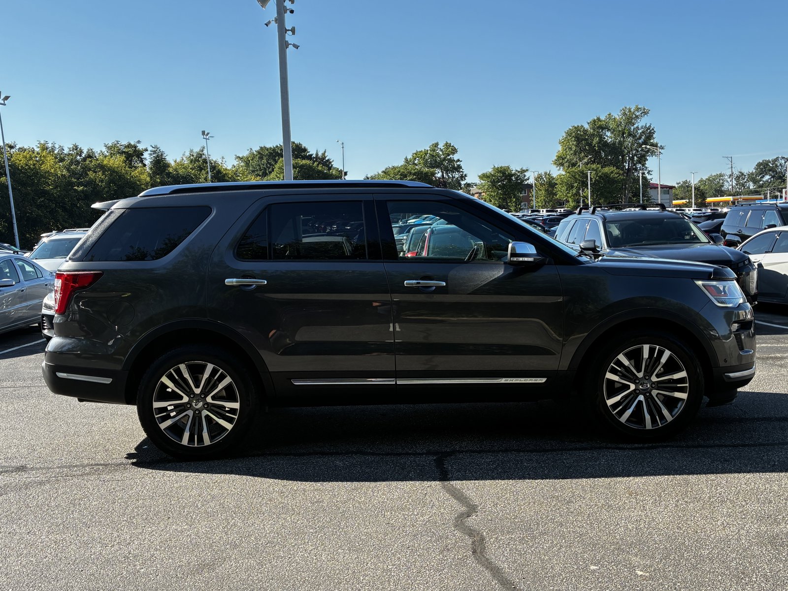 2018 Ford Explorer Platinum photo 4