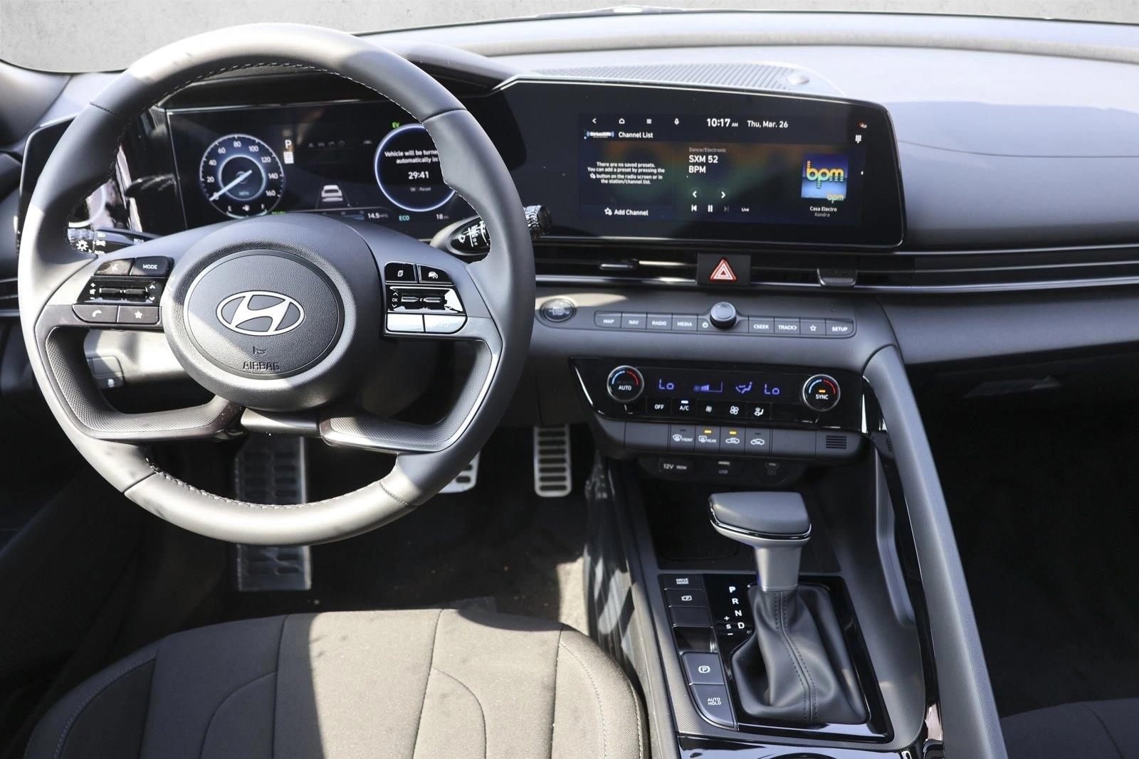 2025 Hyundai Elantra Blue - Photo 24