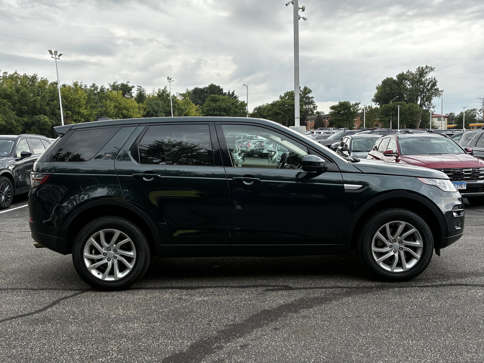 2017 Land Rover Discovery Sport HSE photo 3