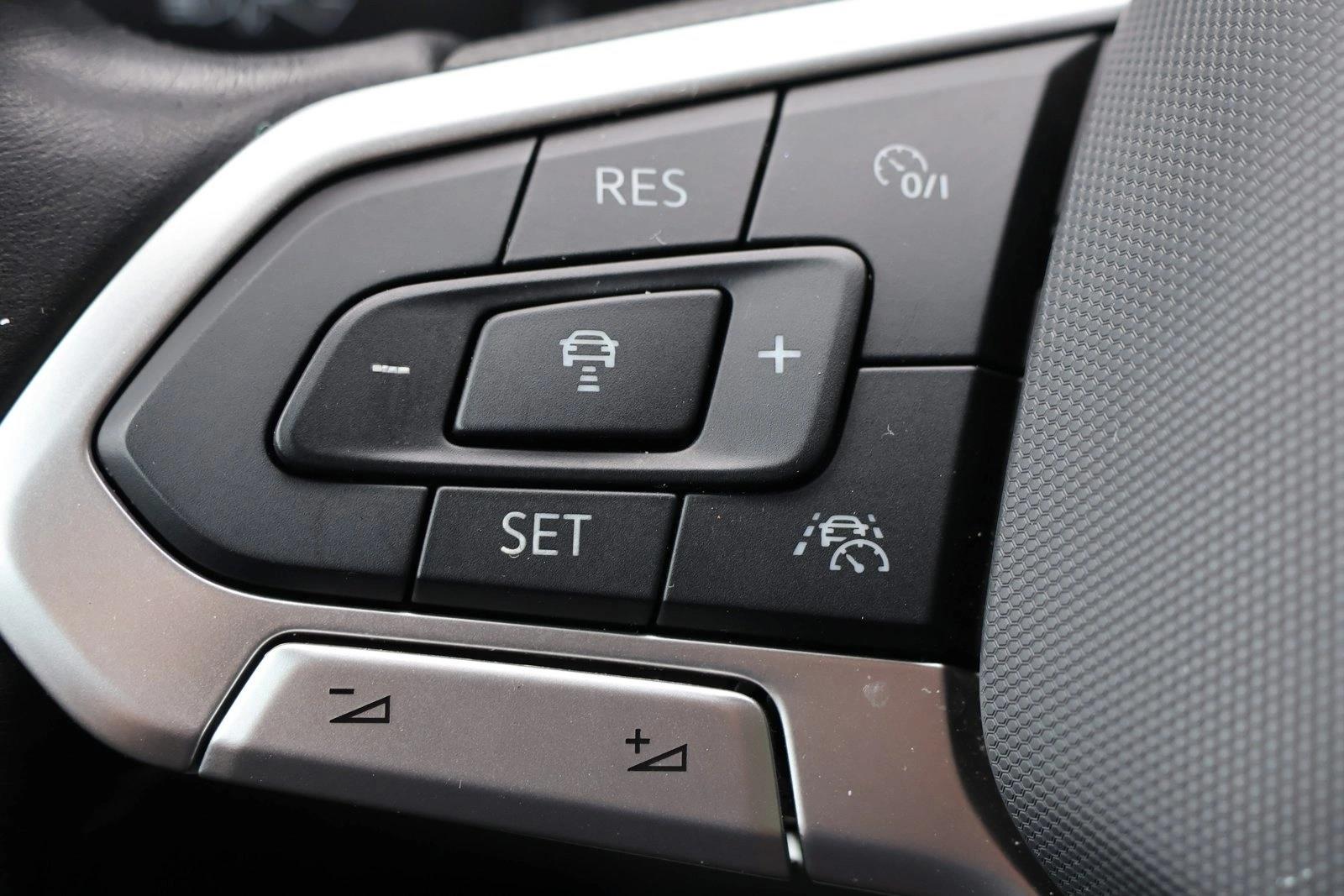 2024 Volkswagen Jetta SE - Photo 14