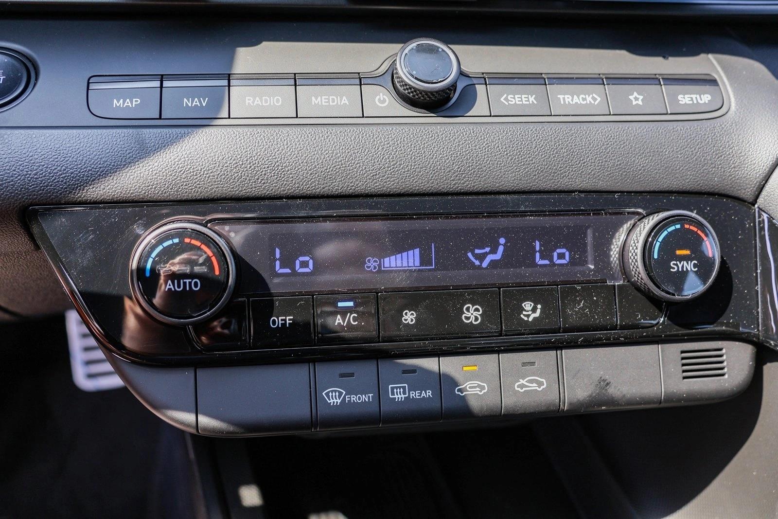 2025 Hyundai Elantra Blue - Photo 20