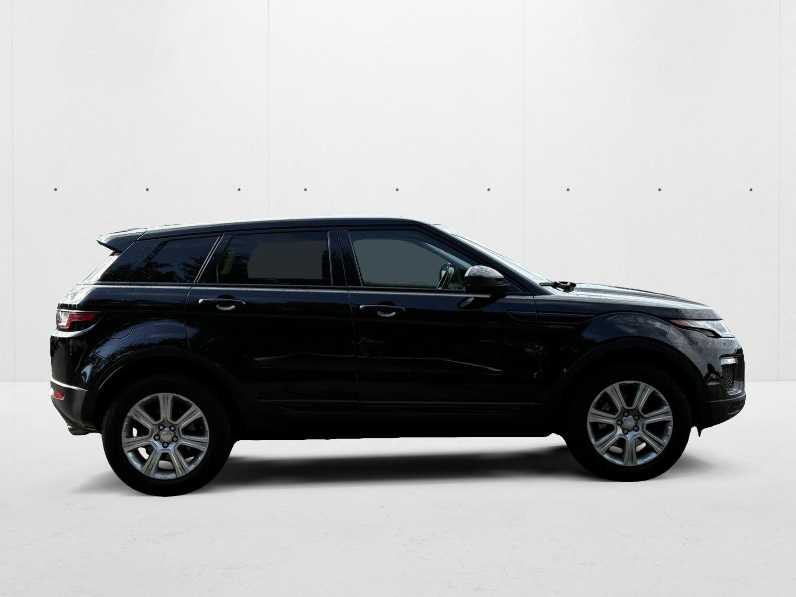 2019 Land Rover Range Rover Evoque SE photo 3