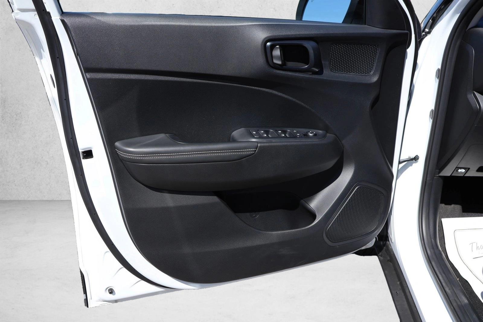 2026 Hyundai Venue SEL - Photo 12