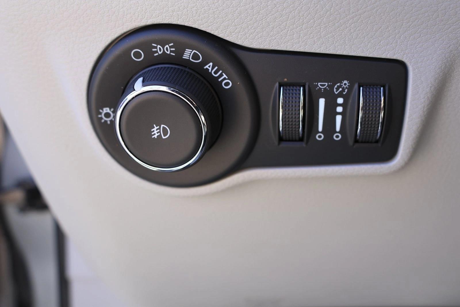 2023 Jeep Compass Latitude - Photo 13