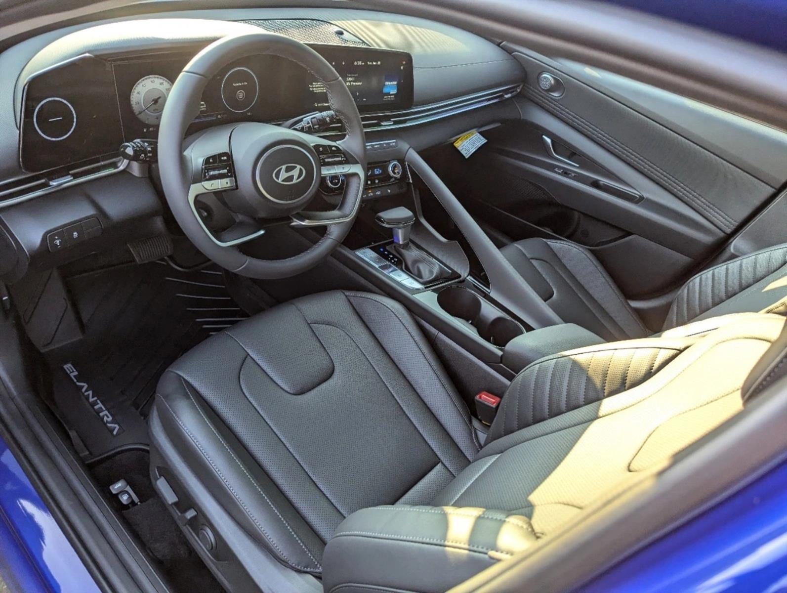 2024 Hyundai Elantra Limited photo 3