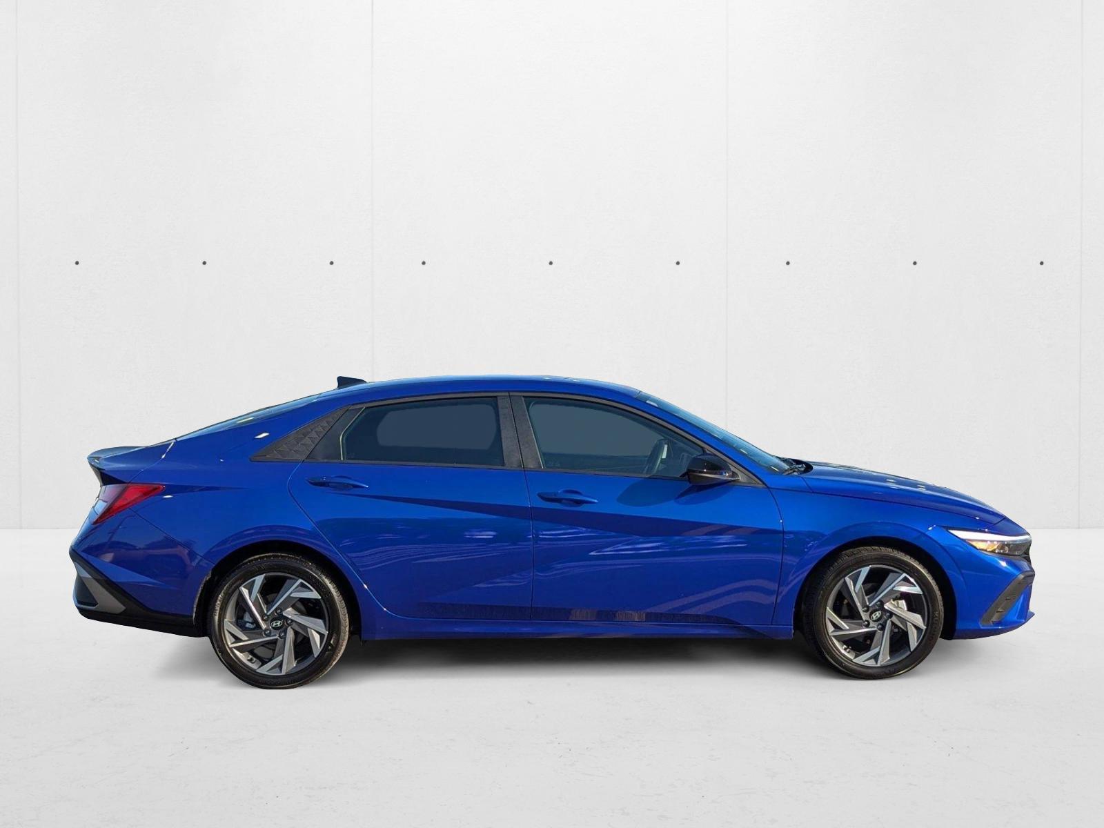 2025 Hyundai Elantra SEL Sport photo 4