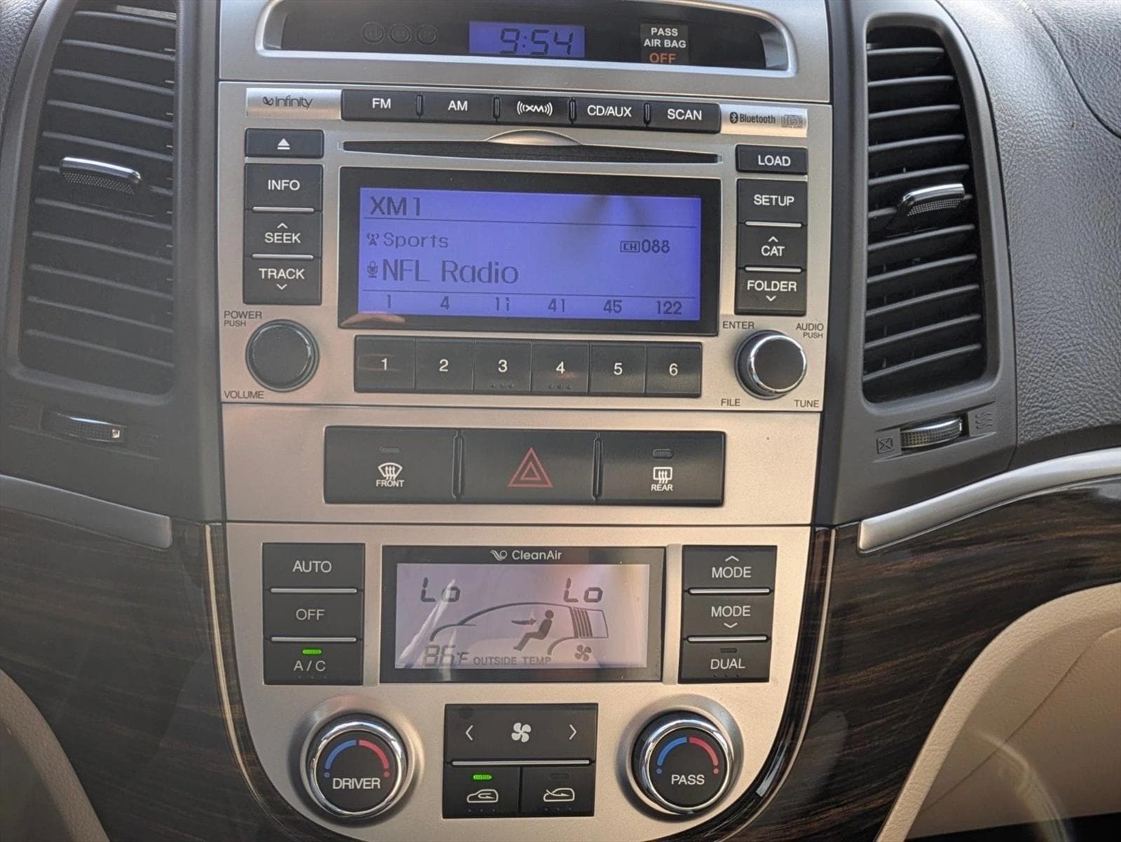 2012 Hyundai Santa Fe Limited - Photo 11