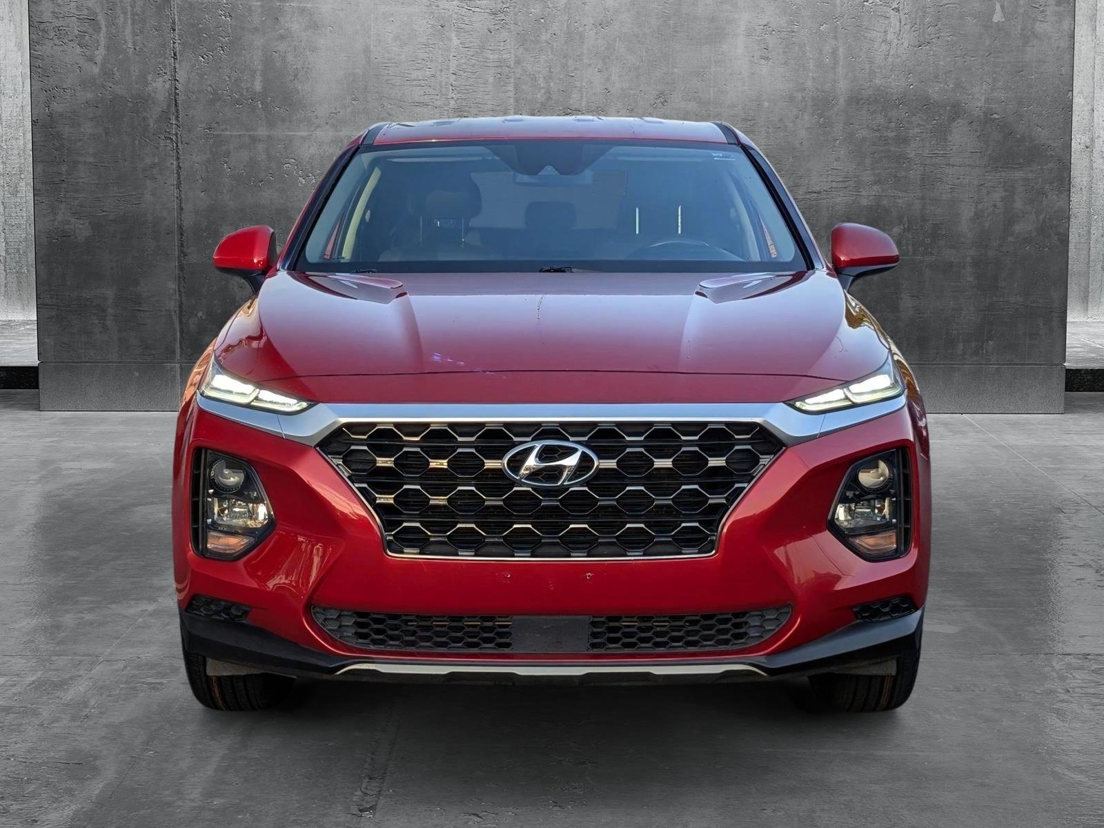 2020 Hyundai Santa Fe SE photo 2