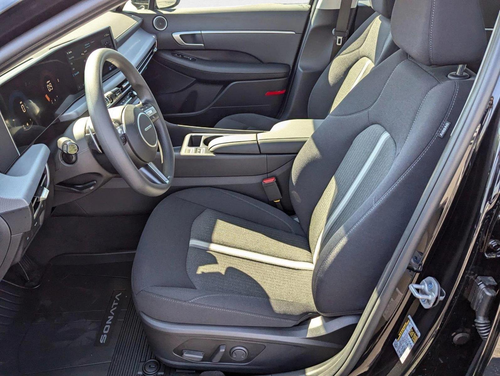 2025 Hyundai Sonata SEL photo 4