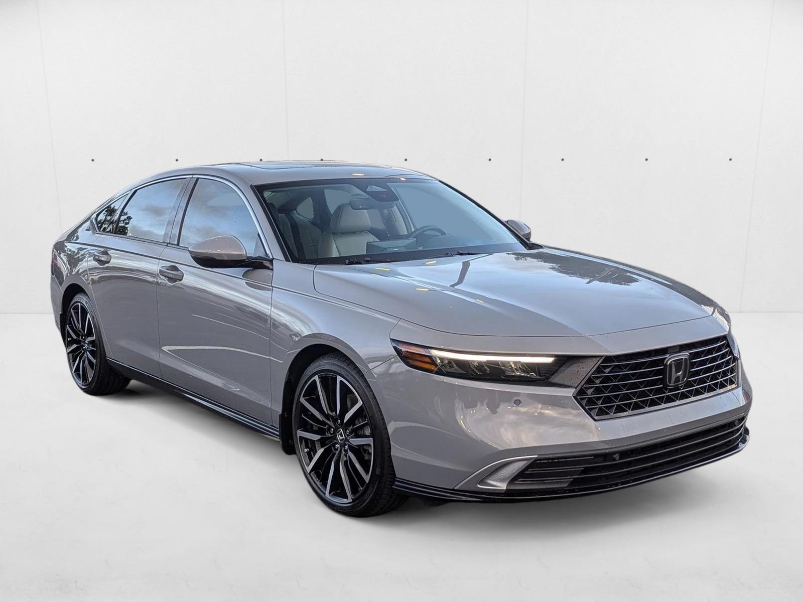 2025 Honda Accord Hybrid Touring photo 3