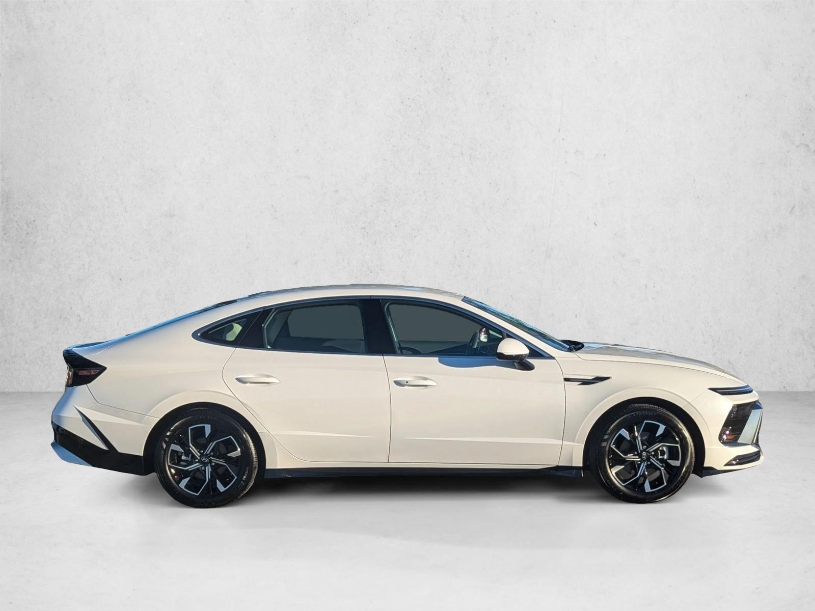 2025 Hyundai Sonata SEL photo 4