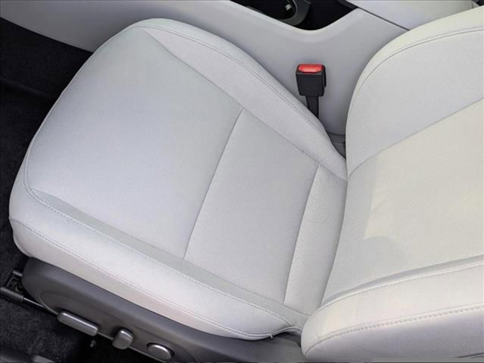 2025 Hyundai Kona SEL photo 4