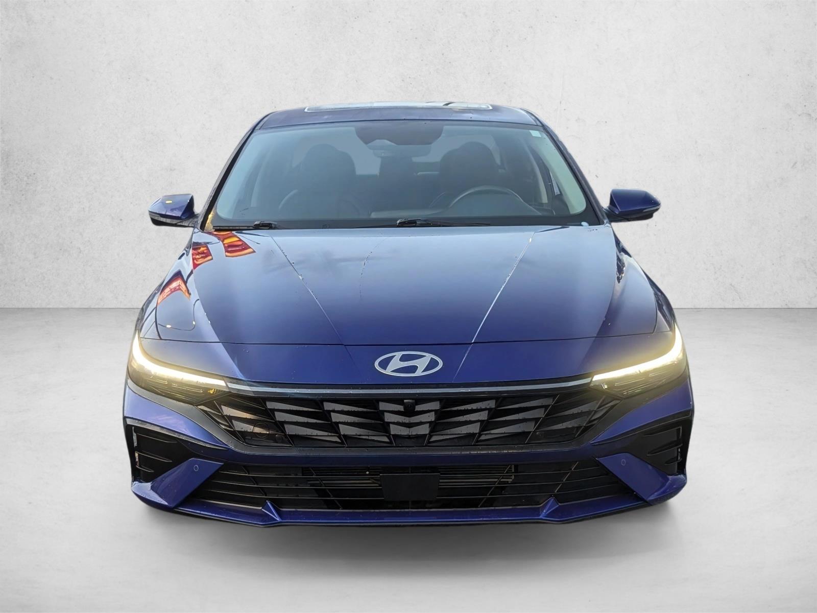 2024 Hyundai Elantra Limited photo 2