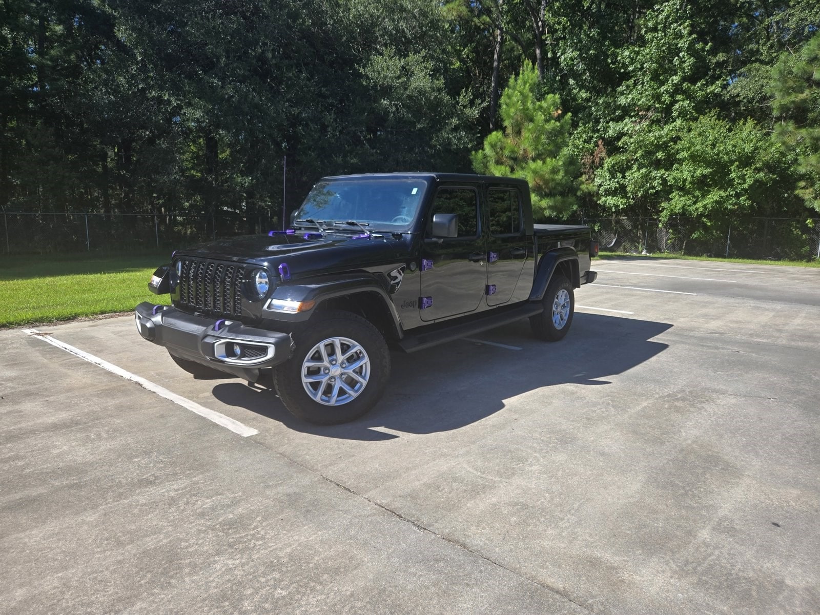 2023 Jeep Gladiator Sport S's photo