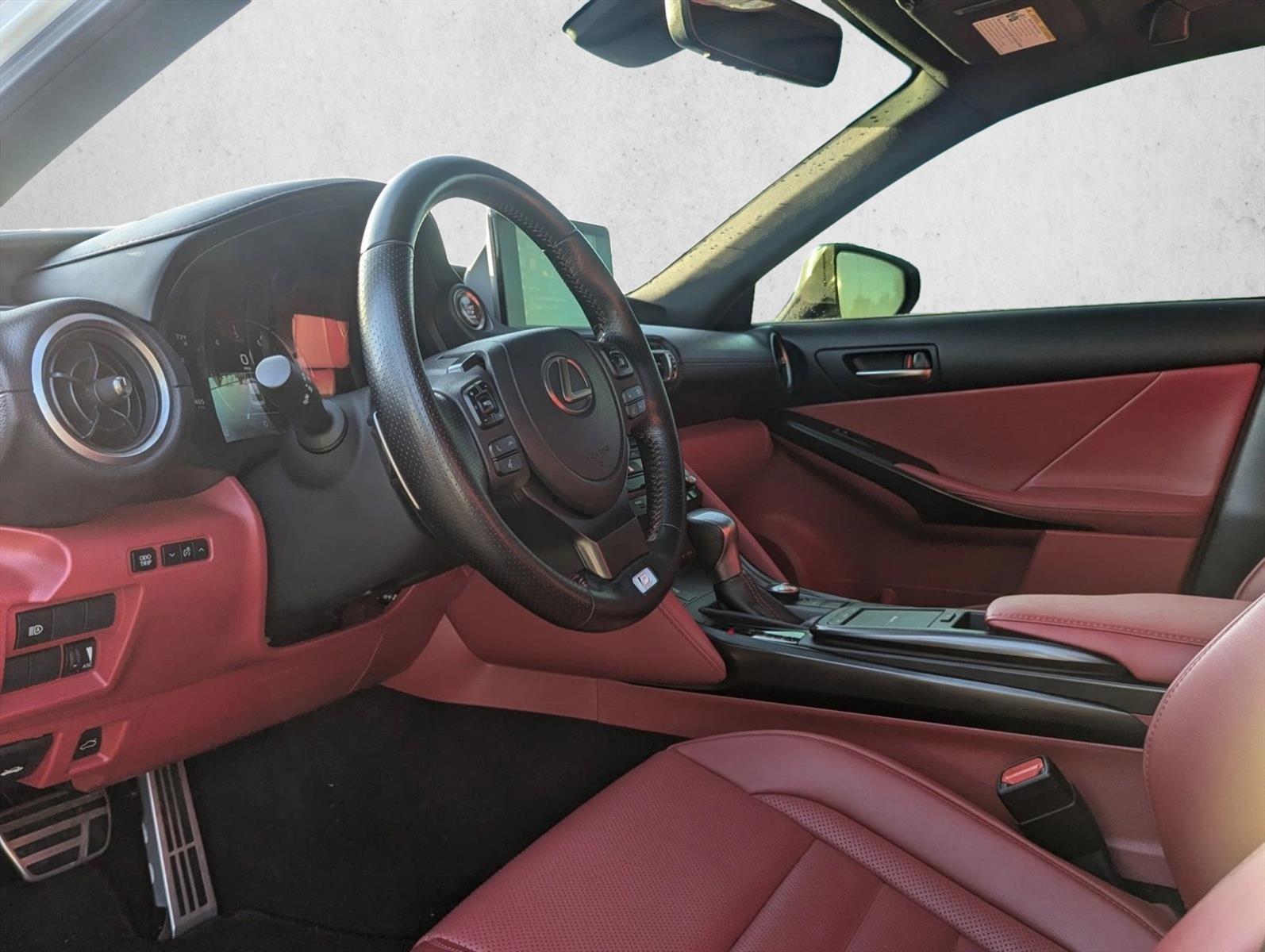 2022 Lexus IS 350 F SPORT photo 4