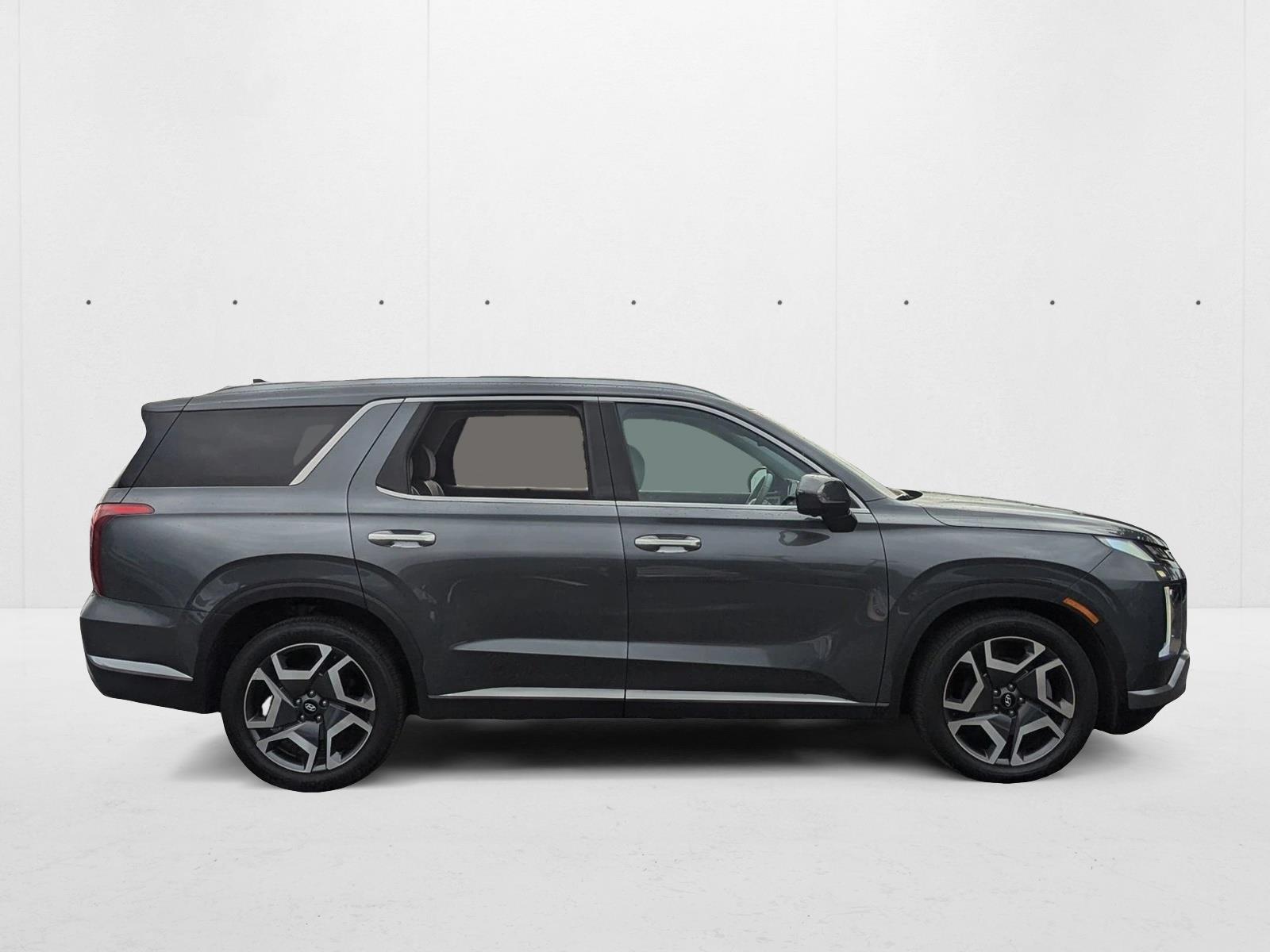 2024 Hyundai Palisade Limited photo 2