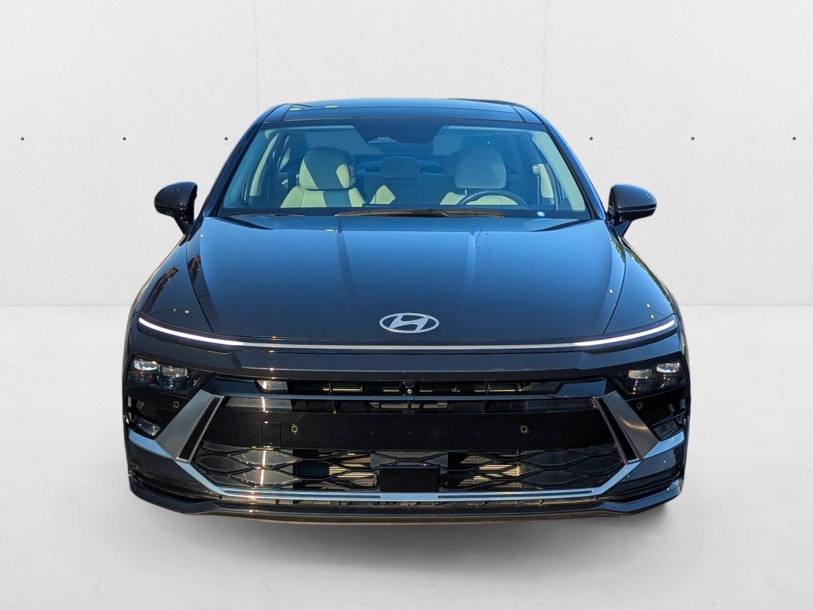 2024 Hyundai Sonata Hybrid Limited photo 2
