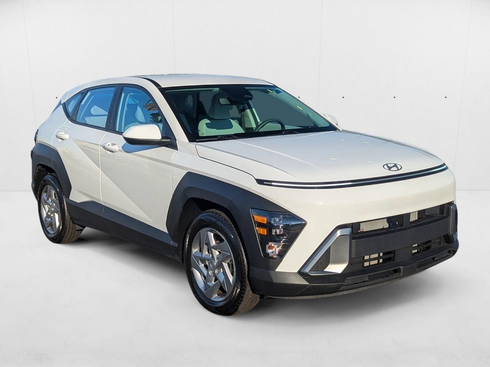 2024 Hyundai Kona SE photo 3