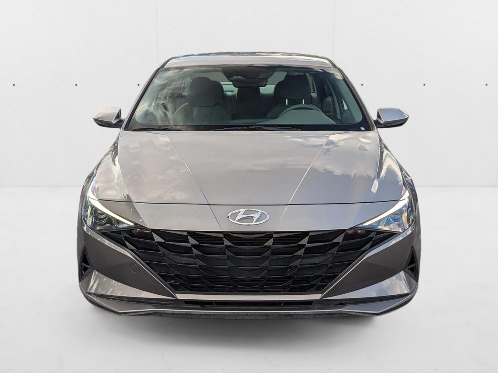 2023 Hyundai Elantra SEL photo 2