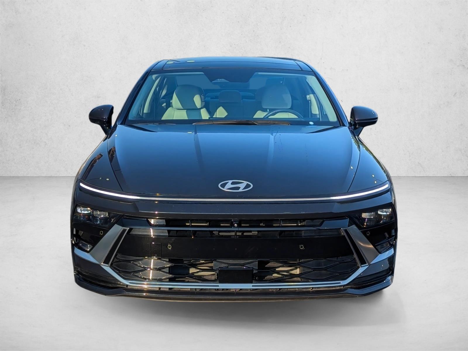 2024 Hyundai Sonata Hybrid Limited photo 2