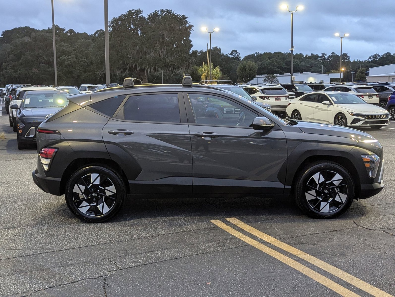2025 Hyundai Kona SEL photo 4