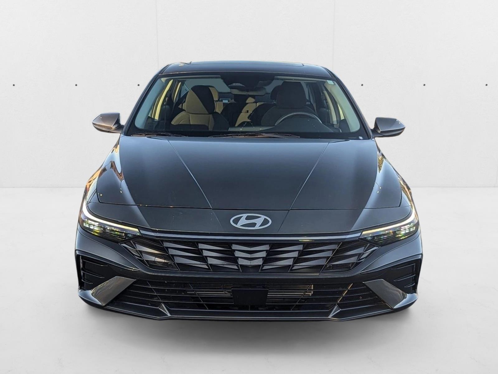 2025 Hyundai Elantra SEL Convenience photo 2
