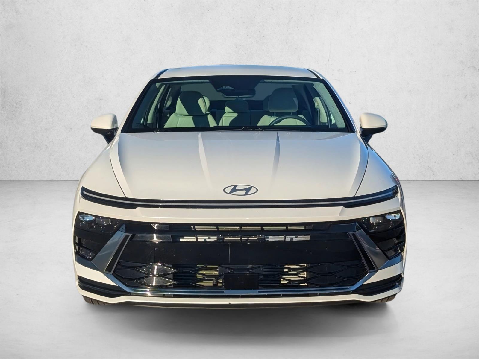 2025 Hyundai Sonata SEL photo 2