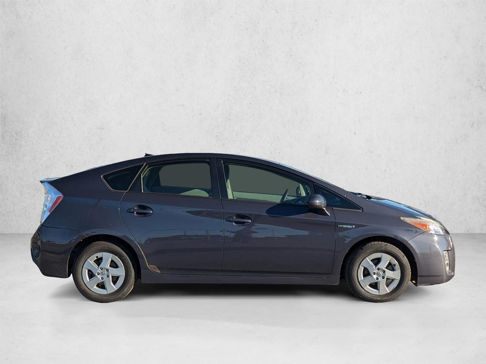 2011 Toyota Prius Two photo 4