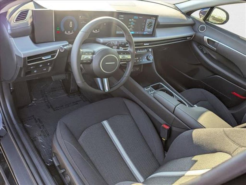 New 2025 Hyundai Sonata Hybrid SEL Sedan