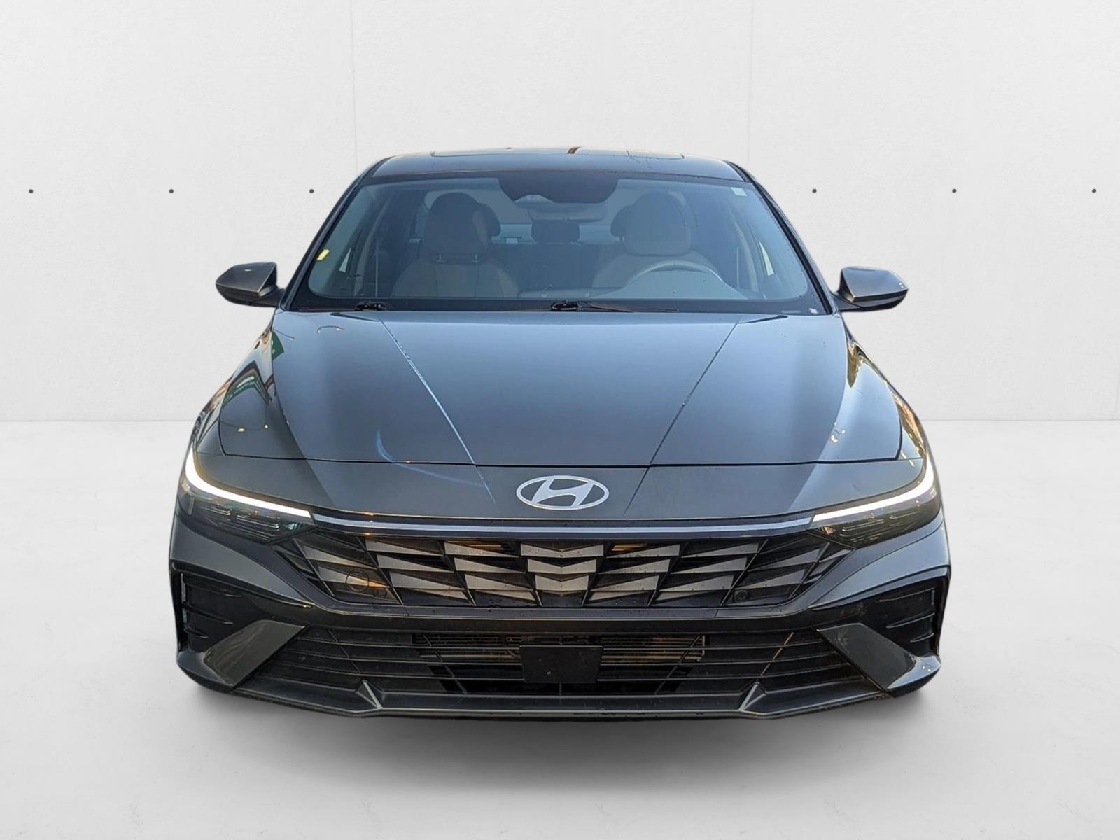 2025 Hyundai Elantra SEL Convenience photo 2