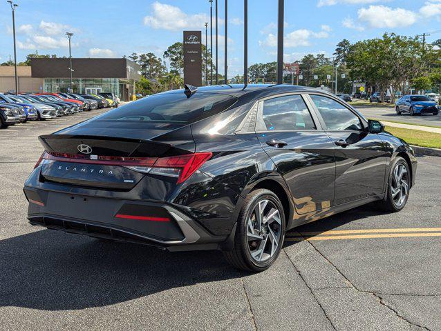 2025 Hyundai Elantra Hybrid SEL Sport photo 2