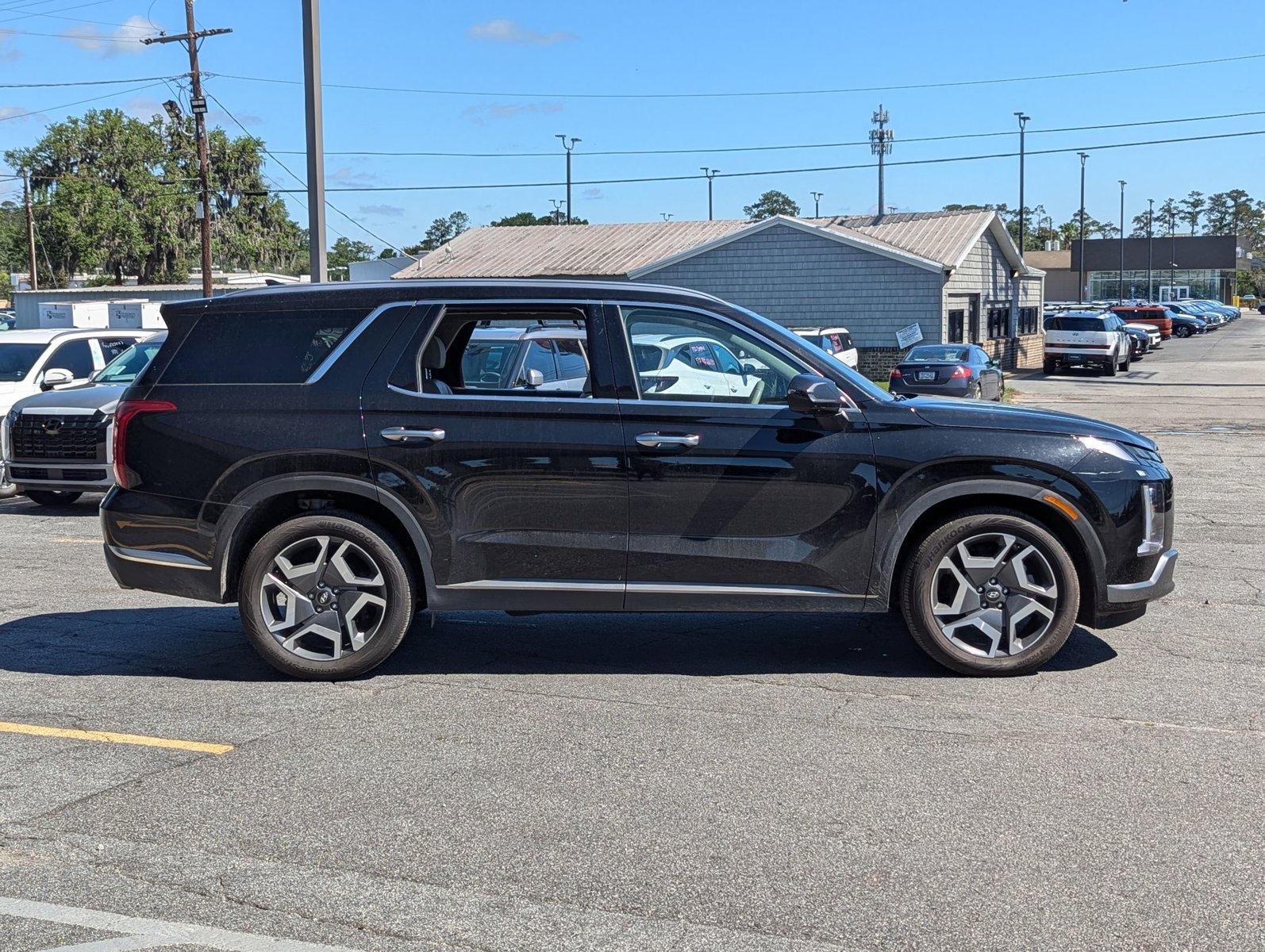 2024 Hyundai Palisade Limited photo 4