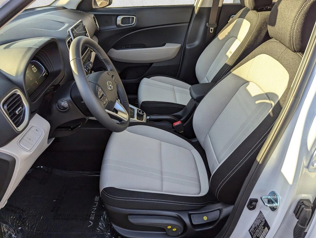 Used 2025 Hyundai Venue SEL Sport Utility