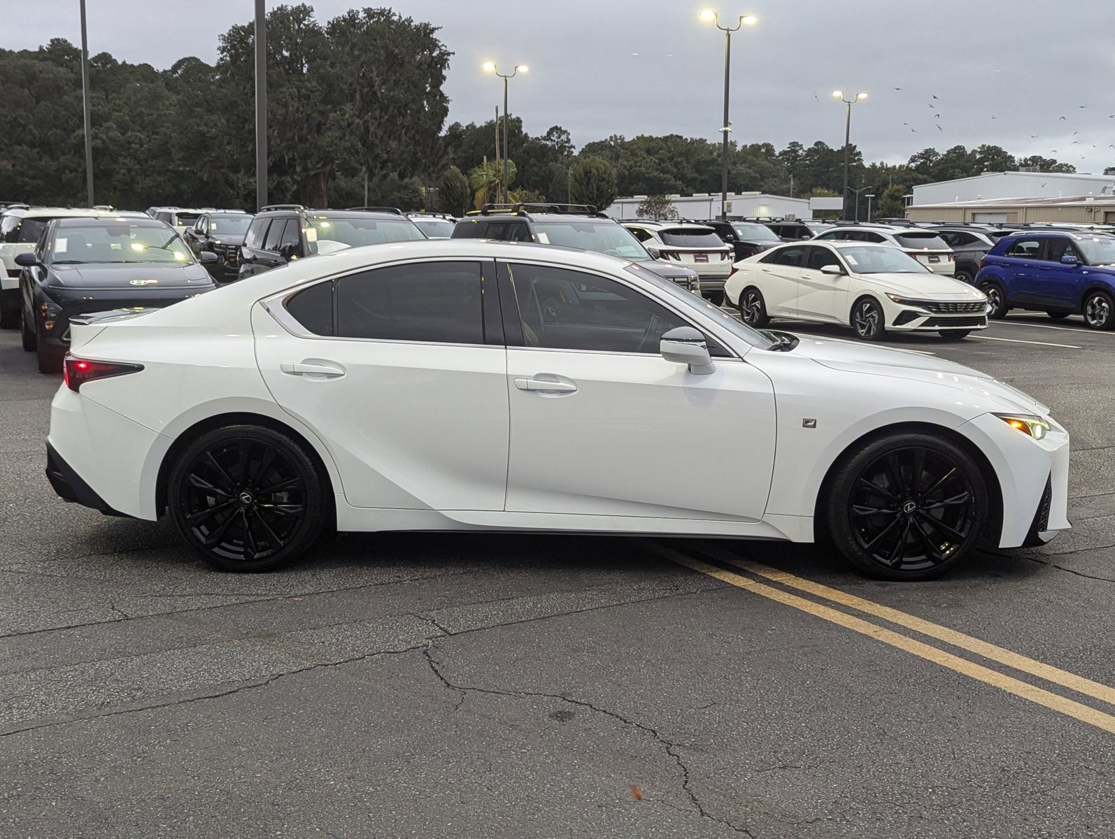 2022 Lexus IS 350 F SPORT photo 3