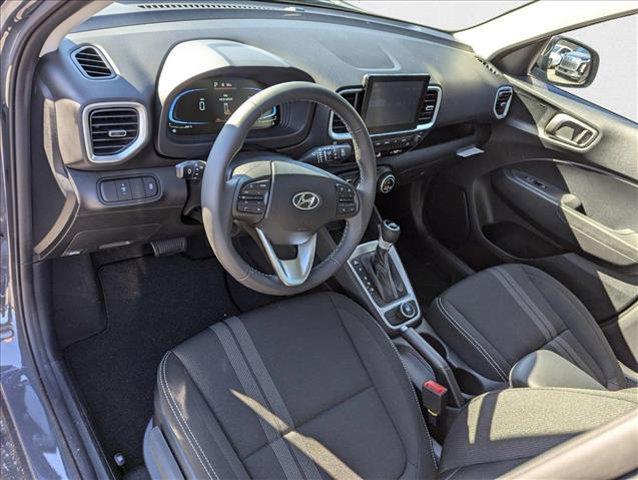 2025 Hyundai Venue SEL photo 3