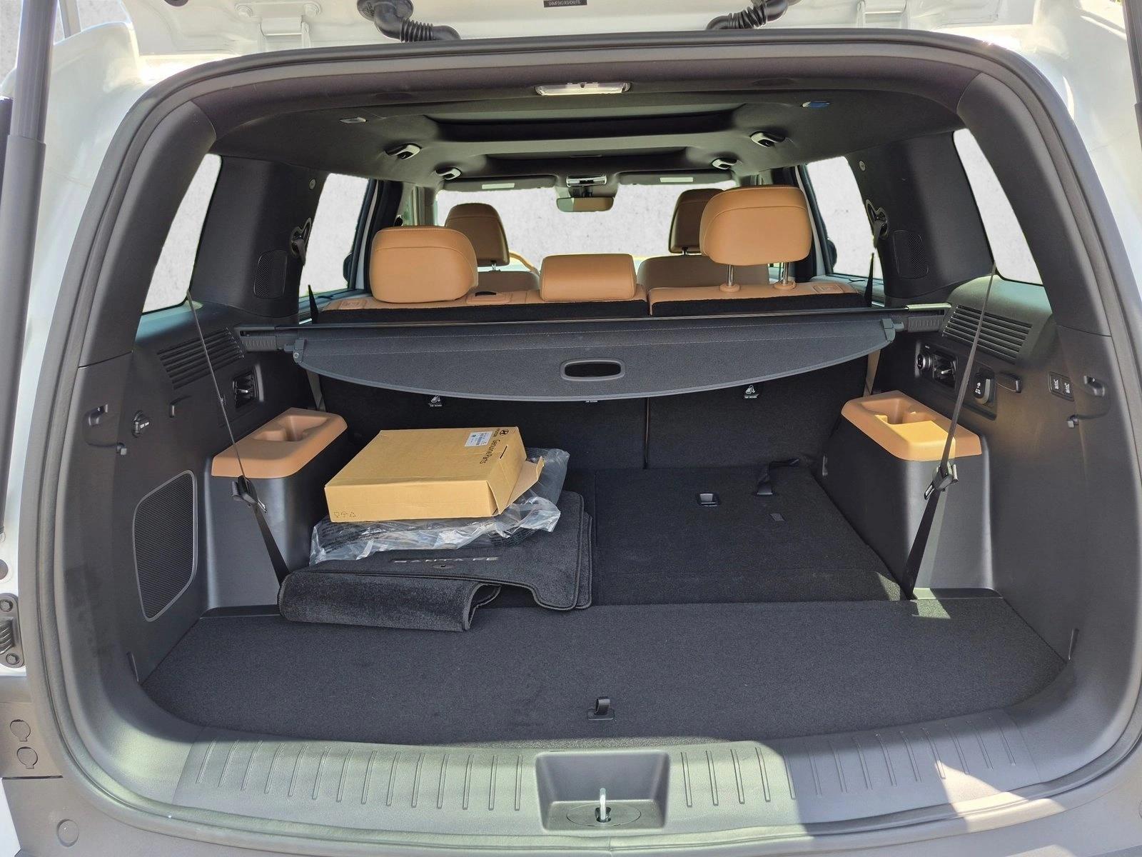 2025 Hyundai Santa Fe Limited - Photo 6